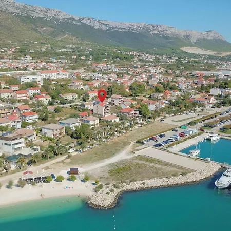 In Kastel Gomilica With Wifi Apartment