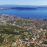 Lägenhet Three-bedroom In Kastel Gomilica