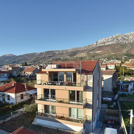 Lägenhet Three-bedroom In Kastel Gomilica Kaštela