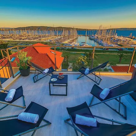 Lägenhet Three-bedroom In Kastel Gomilica